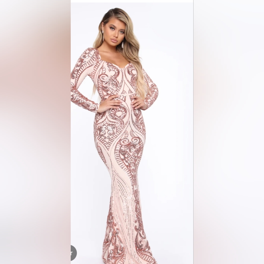 Fashion Nova Queen Vibes Mermaid sequin gown size 4/6